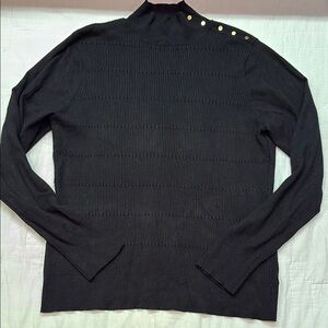 Retrology Beautiful Black Fine-knit Textured Turtleneck Sweater w/Button Detail